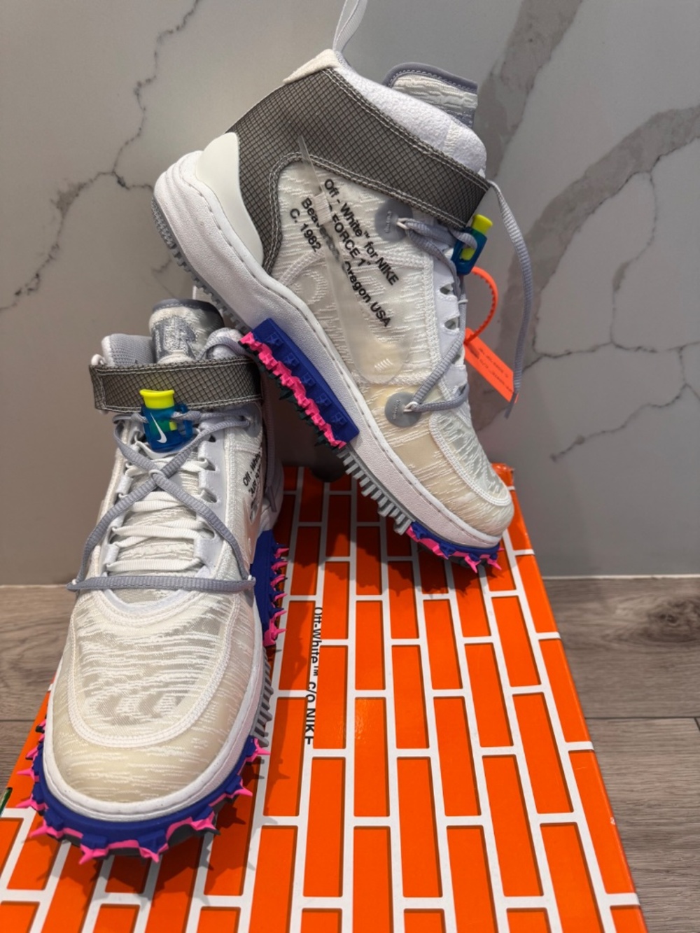 Off-White x Nike Air Force 1 Mid Men’s 10.5
